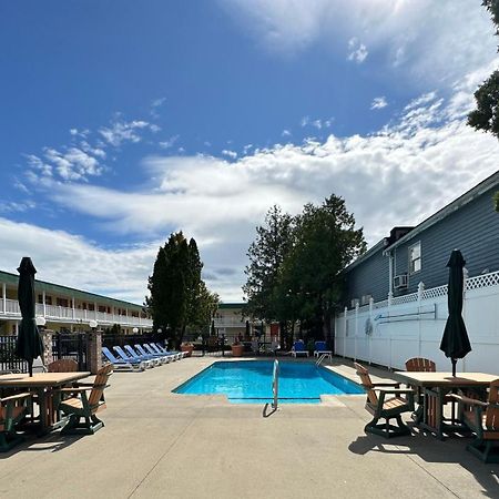 O'Sullivan'S Motel Lake George Bagian luar foto