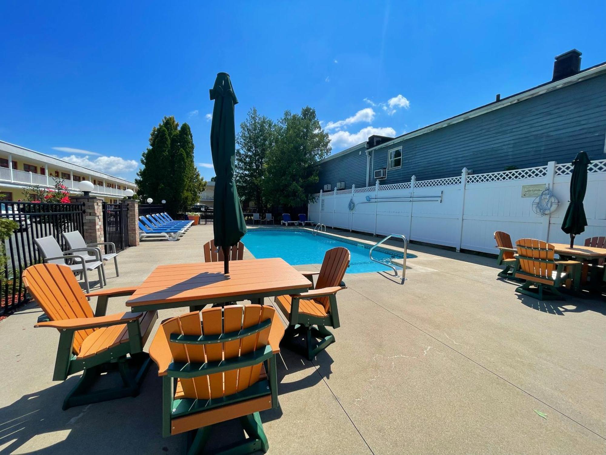 O'Sullivan'S Motel Lake George Bagian luar foto