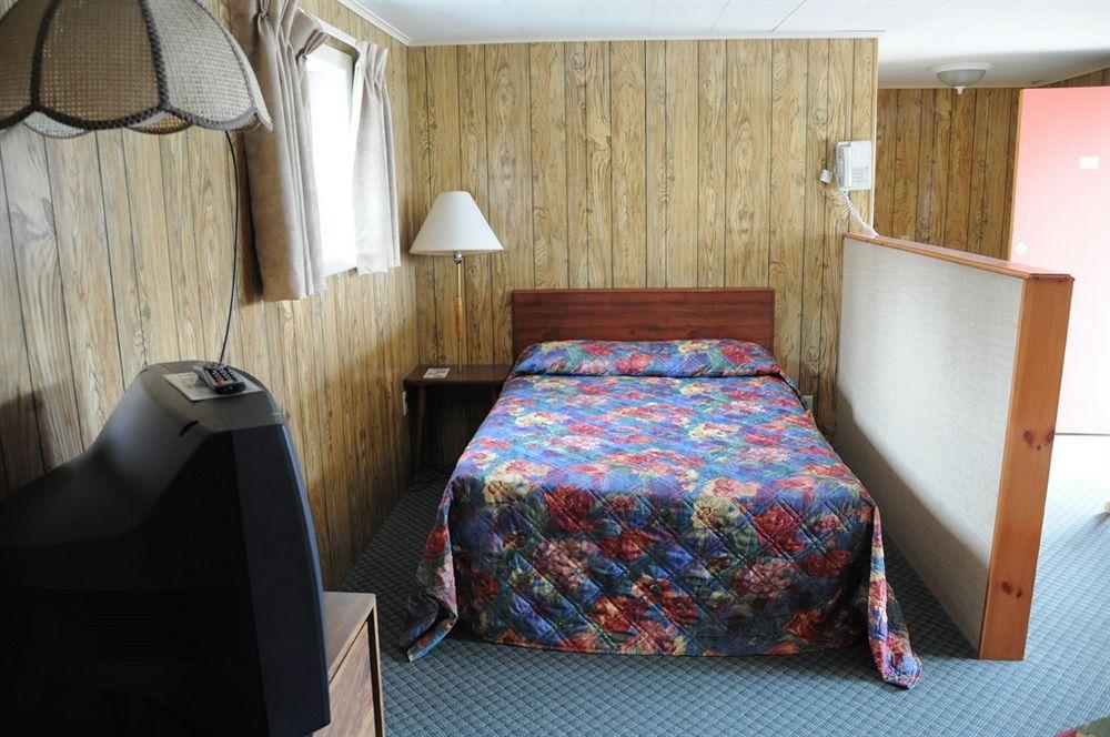 O'Sullivan'S Motel Lake George Bagian luar foto