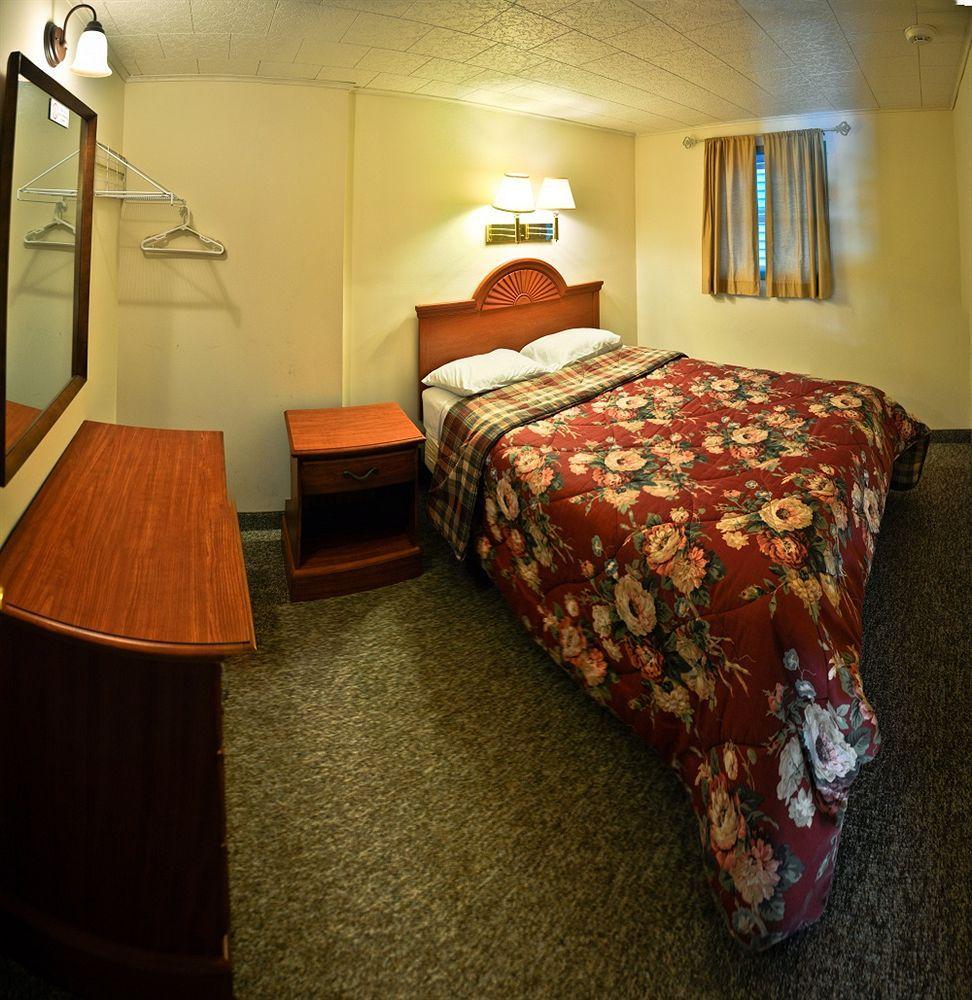 O'Sullivan'S Motel Lake George Bagian luar foto