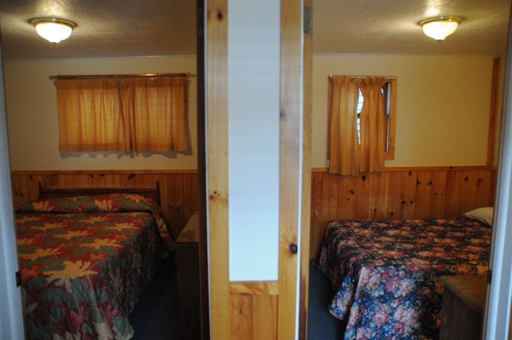 O'Sullivan'S Motel Lake George Bagian luar foto