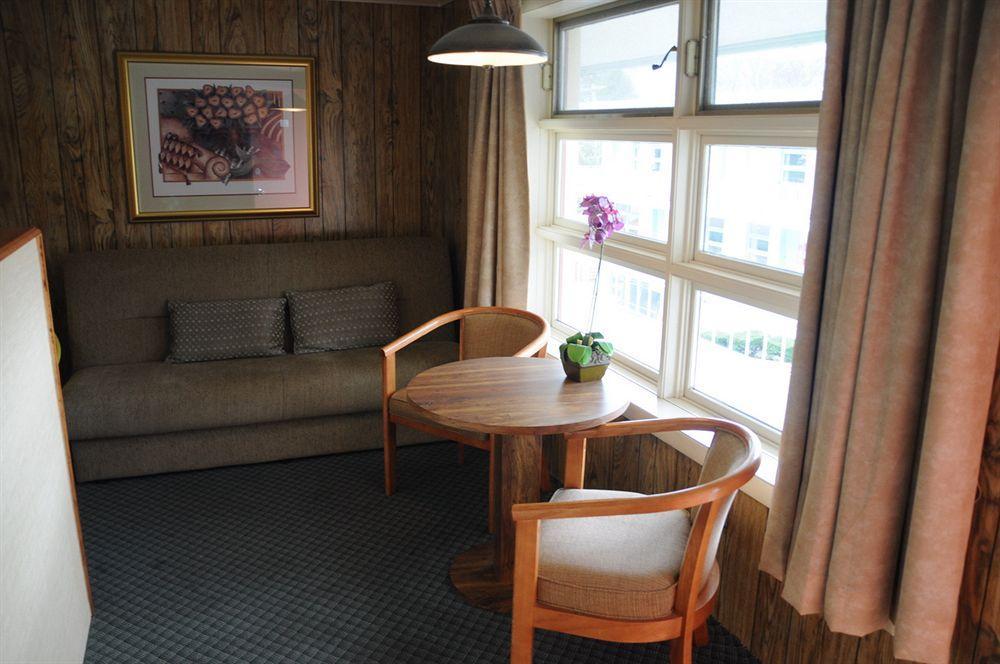 O'Sullivan'S Motel Lake George Bagian luar foto