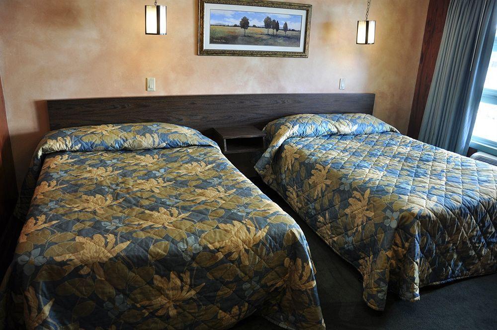 O'Sullivan'S Motel Lake George Bagian luar foto