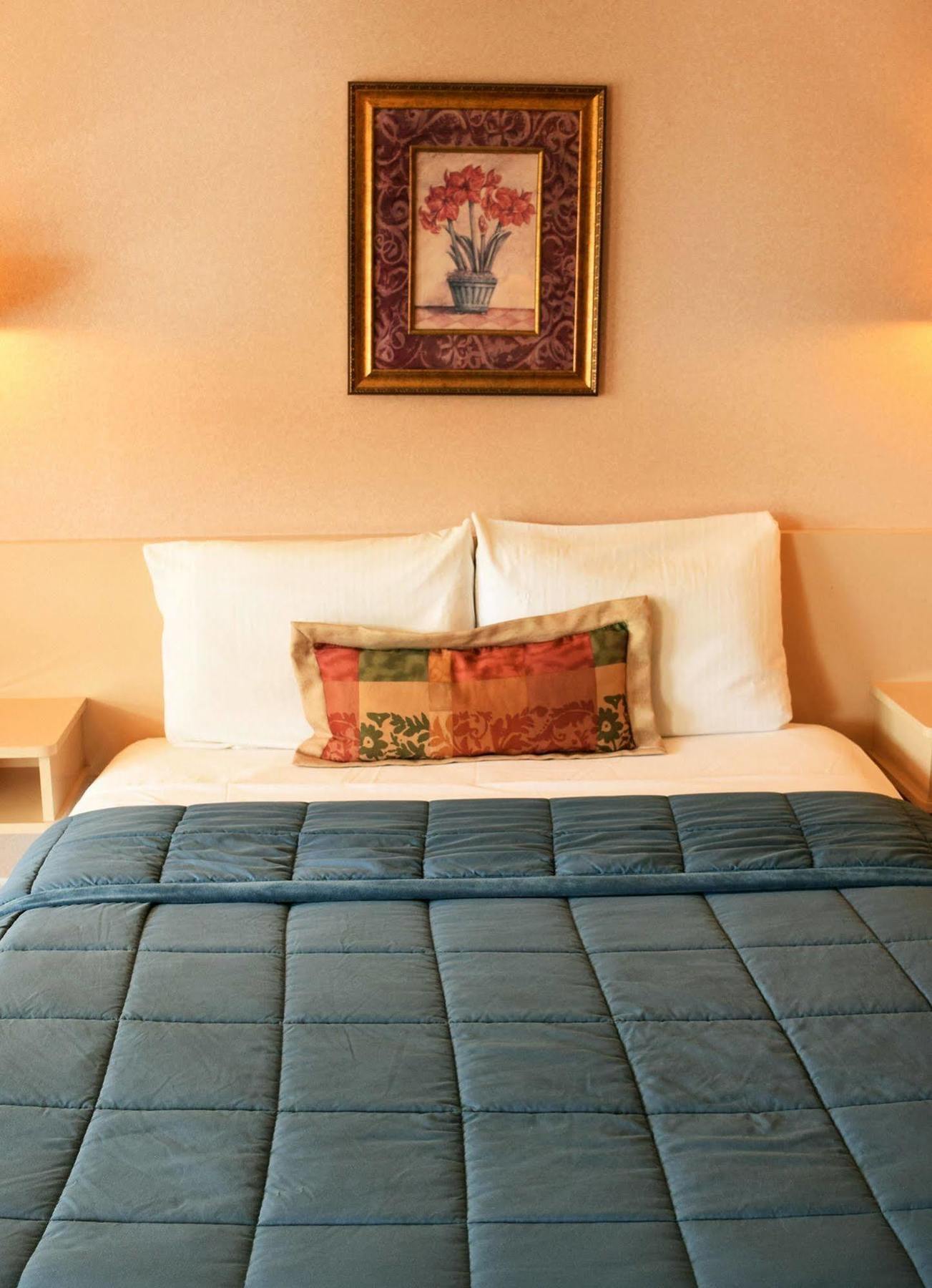 O'Sullivan'S Motel Lake George Bagian luar foto