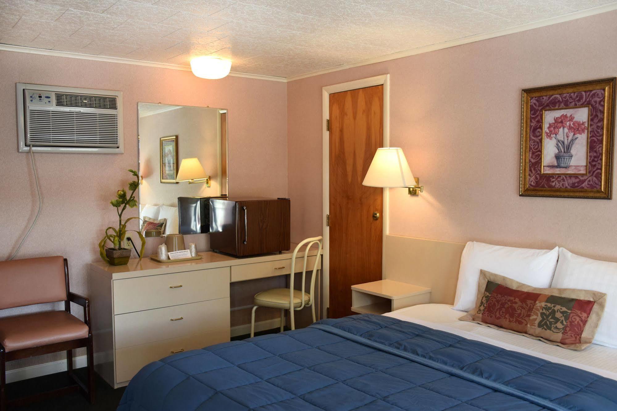 O'Sullivan'S Motel Lake George Bagian luar foto